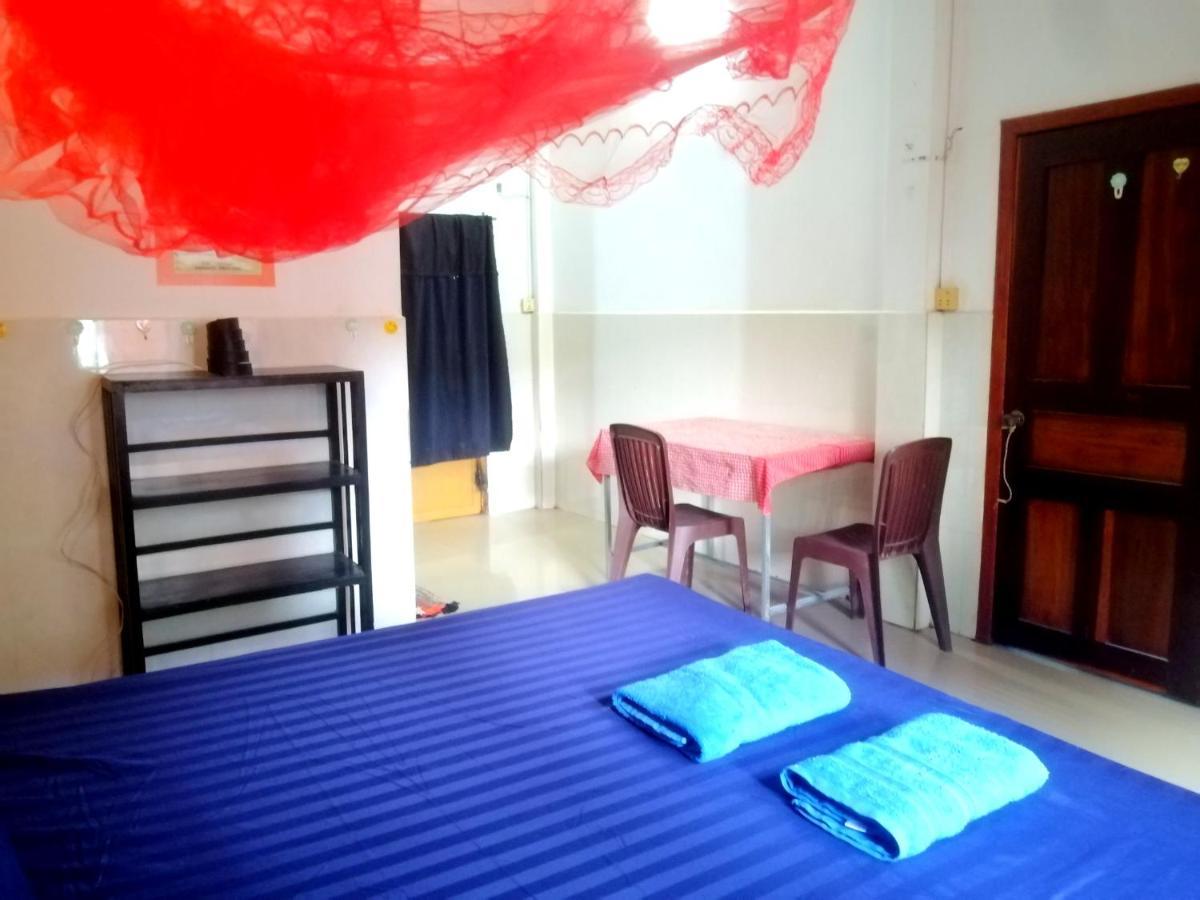 Tortuga Guesthouse カンポット エクステリア 写真